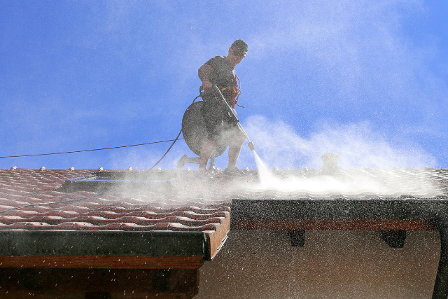 Roof cleaning with high pressure